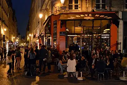 No 65, le Café Noir, et l'entrée de la rue d'Argout.