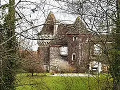 Vue du château depuis l'ouest.