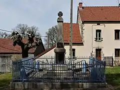 Le monument aux morts.