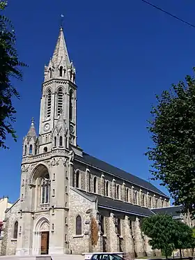 L'église Saint-Antoine-de-Padoue, vue latérale.
