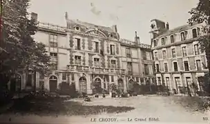 Le Grand hôtel.