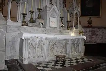 Autel et tabernacle en marbre blanc