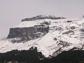 Le Grenier vu depuis les gorges des Tines.