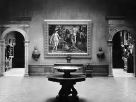 Le Kaiser Friedrich Museum photographié entre 1928 et 1933, avec l’éducation de Pan de Luca Signorelli