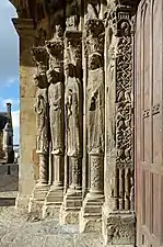 Statues colonnes du portail sud (ca. 1150)
