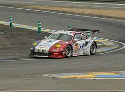 Vue de la Porsche 997 GT3 RSR de l'écurie IMSA Performance Matmut.