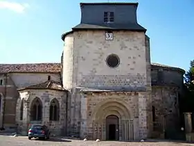 L'église Saint-Vincent, entrée sud (janv. 2012)