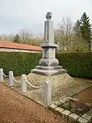 Le monument aux morts.