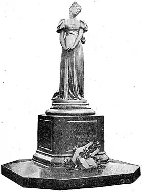 Statue de Marceline Desbordes-Valmore« Monument à Marceline Desbordes-Valmore à Douai », sur À nos grands hommes,« Monument à Marceline Desbordes-Valmore à Douai », sur e-monumen