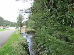 Vestiges d'un moulin au hameau Le Moulin.