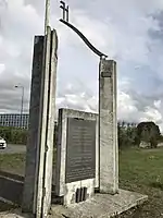 Monument au premier vol intercités par Henri Farman