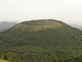 Le puy des Goules, vu du puy de Pariou.