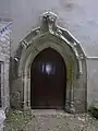 Porte du pignon occidental de la chapelle Saint-Gilles.
