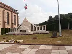 Monument aux morts.