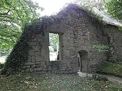 Ruine du logis de l'ancien château