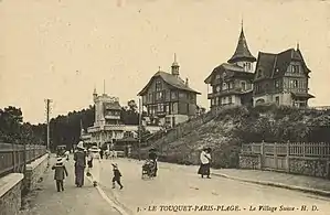Le Village Suisse vu de l'avenue Saint-Jean.