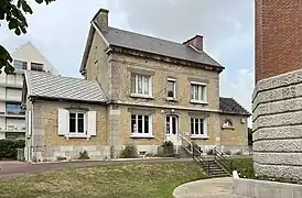 La maison du gardien.