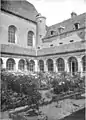 Le Cloître de la Chartreuse d'Auray en 1904.