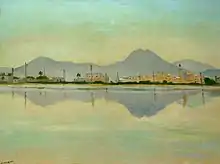 Peinture représentant en son milieu une bande de terre avec des maisons devant des collines qui se reflètent dans l'eau