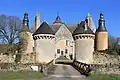 Le château de Semur-en-Vallon