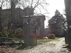 Le château féodal de Villeneuve-de-Marc