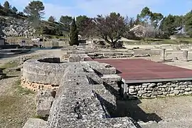 Clôture sud du forum.