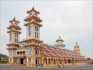 La cathédrale Cao Daï à Tây Ninh (caodaïsme)