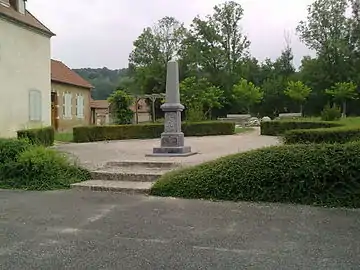 Le monument aux morts.