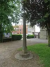 Pilori de Grandmetz dans le parc de l'église