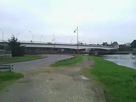 Le troisième Pont Saint-Christophe, actuellement en service.