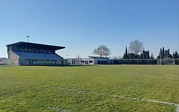 Vue (partielle) du « stade des Pyrénées » et de la « Maison des sports ».