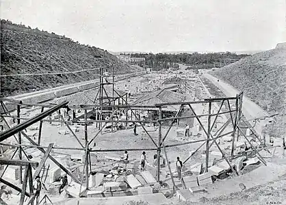 Le stade panathénaïque en restauration en 1895...