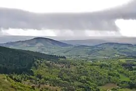 Le sud des Monédières vers Chaumeil depuis le sommet.