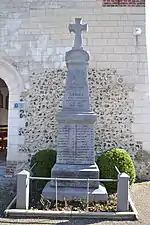 Le monument aux morts.