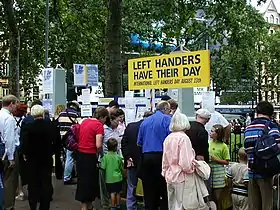 Journée internationale des gauchers, le 13 août 2002