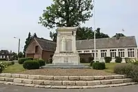 Le monument aux morts.