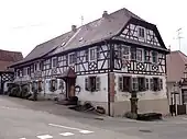 Auberge « À l'Arbre Vert » (1772), angle rue de Bitche,2 rue de Wingen.