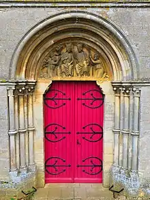 Portail de l'église de la Nativité-de-la-Bienheureuse-Vierge-Marie.