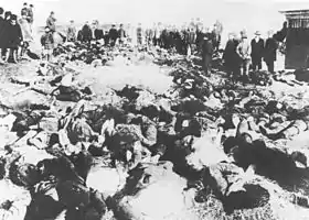 Photographie des victimes du massacre.