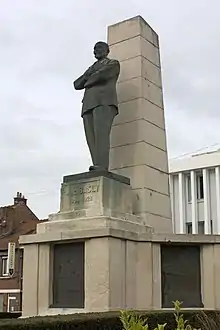 Le monument à Émile Basly.