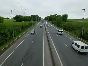 L'autoroute A21, au niveau d'une sortie qui dessert Lens.
