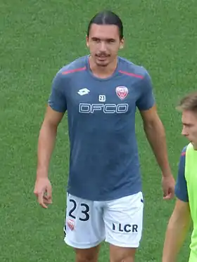 Philippe en t-shirt d'entrainement avec le Dijon FCO pour un match amical en août 2020 contre le RC Lens.