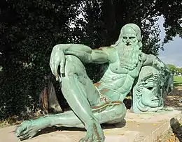 Statue de Léonard de Vinci