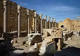 Mur sud de la basilique sévérienne