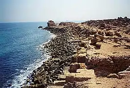 Côte nord de Leptis Magna et ruines du phare (au fond)