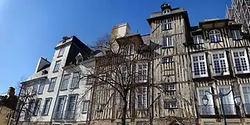 Les hôtels particuliers du XVIIe siècle situés place des Lices