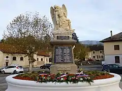 Monument aux morts des Échelles.