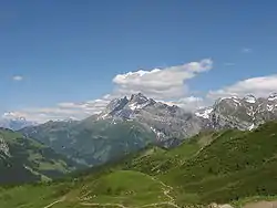 Les dents du Midi au-dessus du val d'Illiez