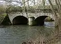 Le pont sur la Baize.