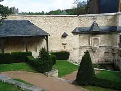 La fontaine Sainte-Clotilde.